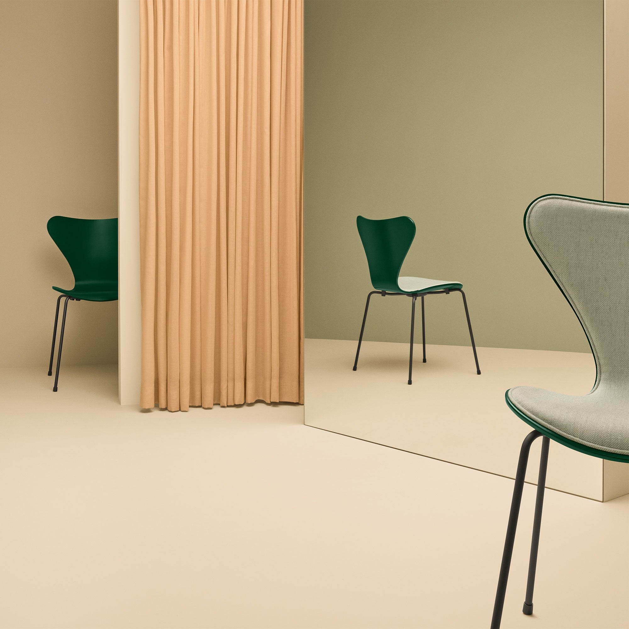 Fritz Hansen Design Mobiliário, Iluminação e Acessórios - colecção completa na Paris:Sete. Decoração e Design de Interiores