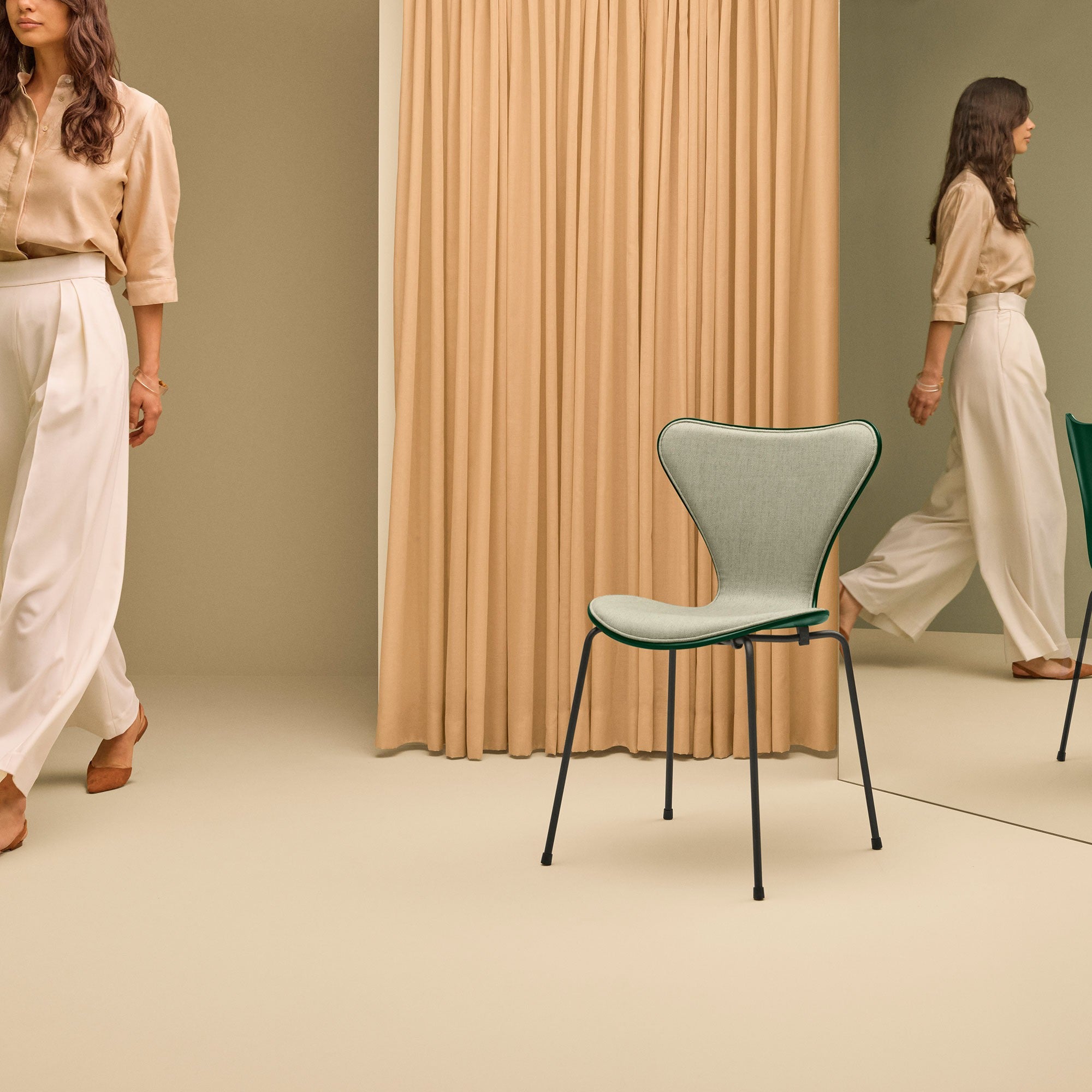 Fritz Hansen Design Mobiliário, Iluminação e Acessórios - colecção completa na Paris:Sete. Decoração e Design de Interiores