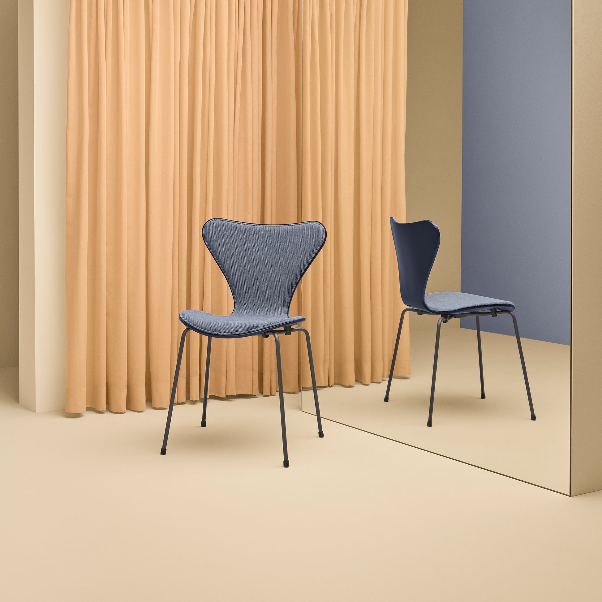 Fritz Hansen Design Mobiliário, Iluminação e Acessórios - colecção completa na Paris:Sete. Decoração e Design de Interiores