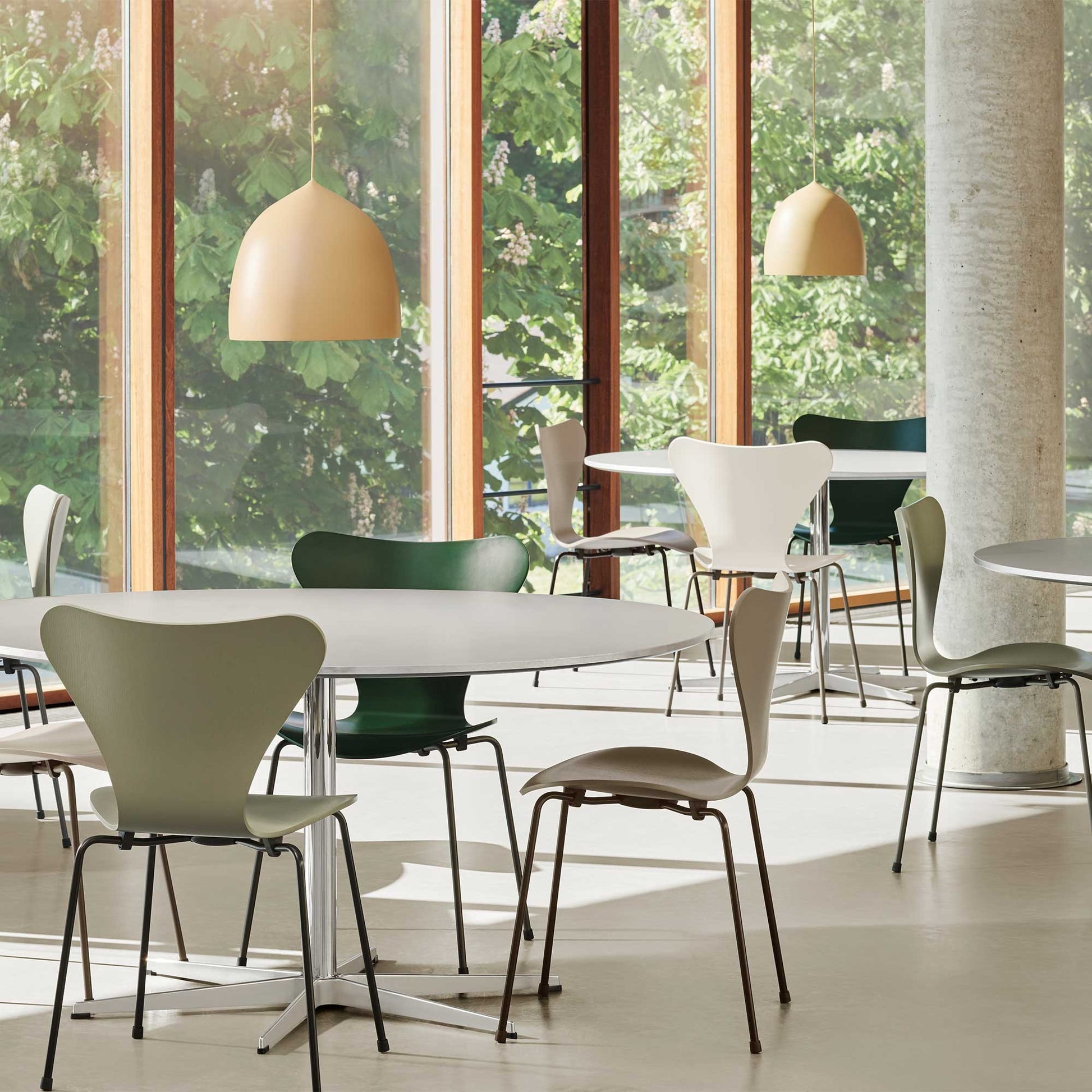 Fritz Hansen Design Mobiliário, Iluminação e Acessórios - colecção completa na Paris:Sete. Decoração e Design de Interiores