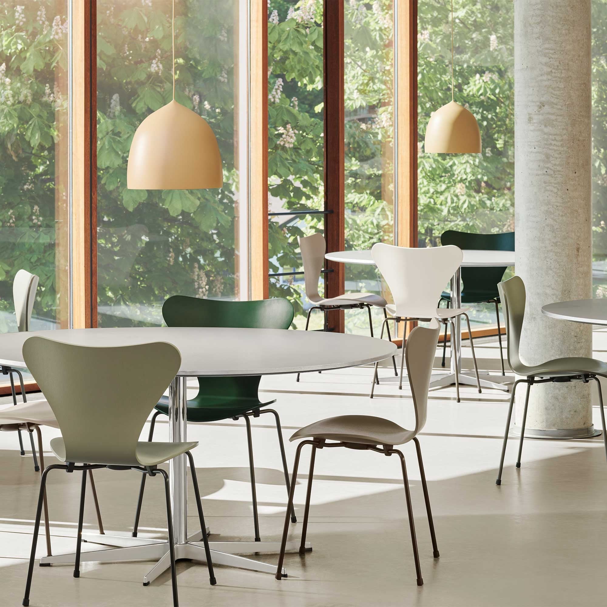 Fritz Hansen Design Mobiliário, Iluminação e Acessórios - colecção completa na Paris:Sete. Decoração e Design de Interiores