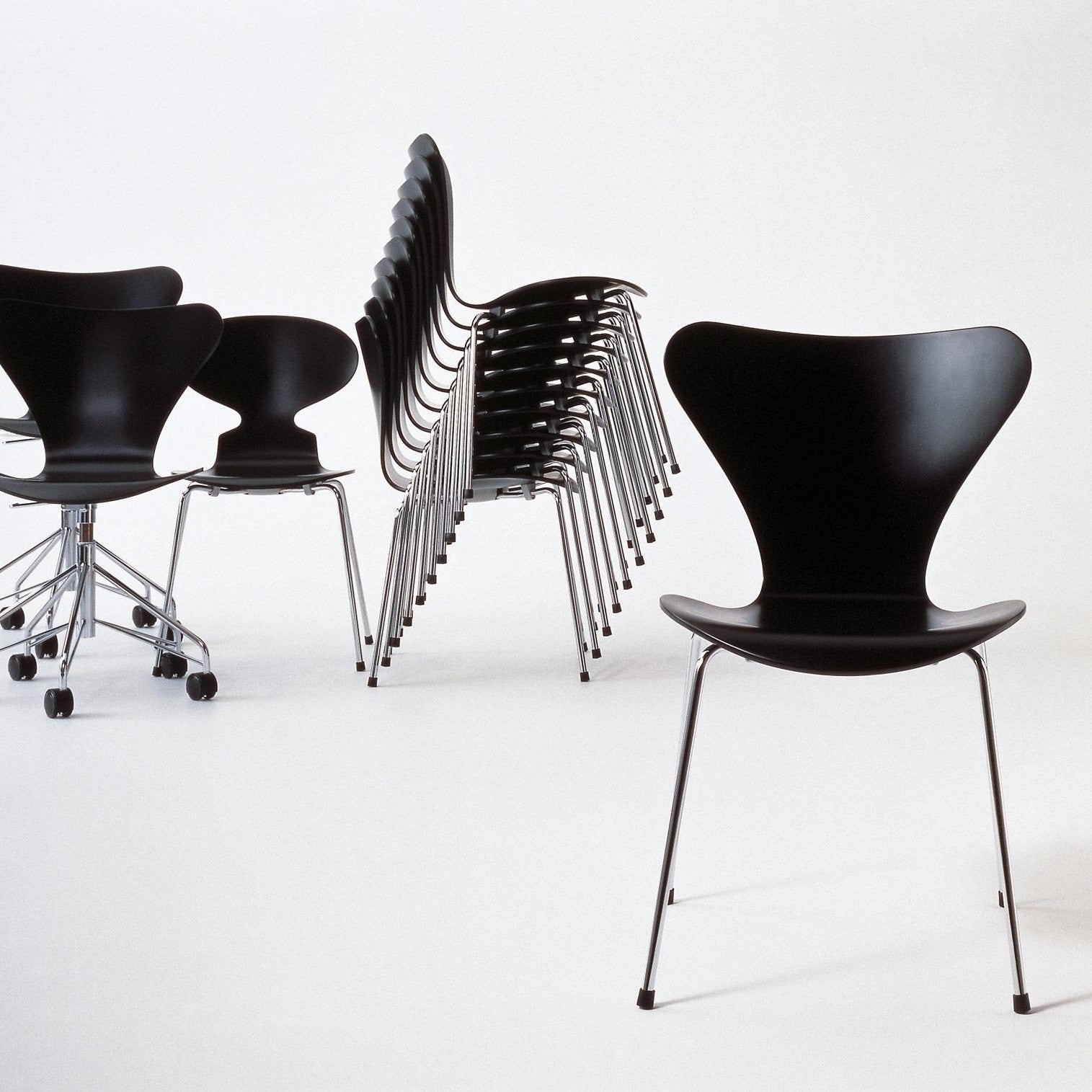 Fritz Hansen Design Mobiliário, Iluminação e Acessórios - colecção completa na Paris:Sete. Decoração e Design de Interiores