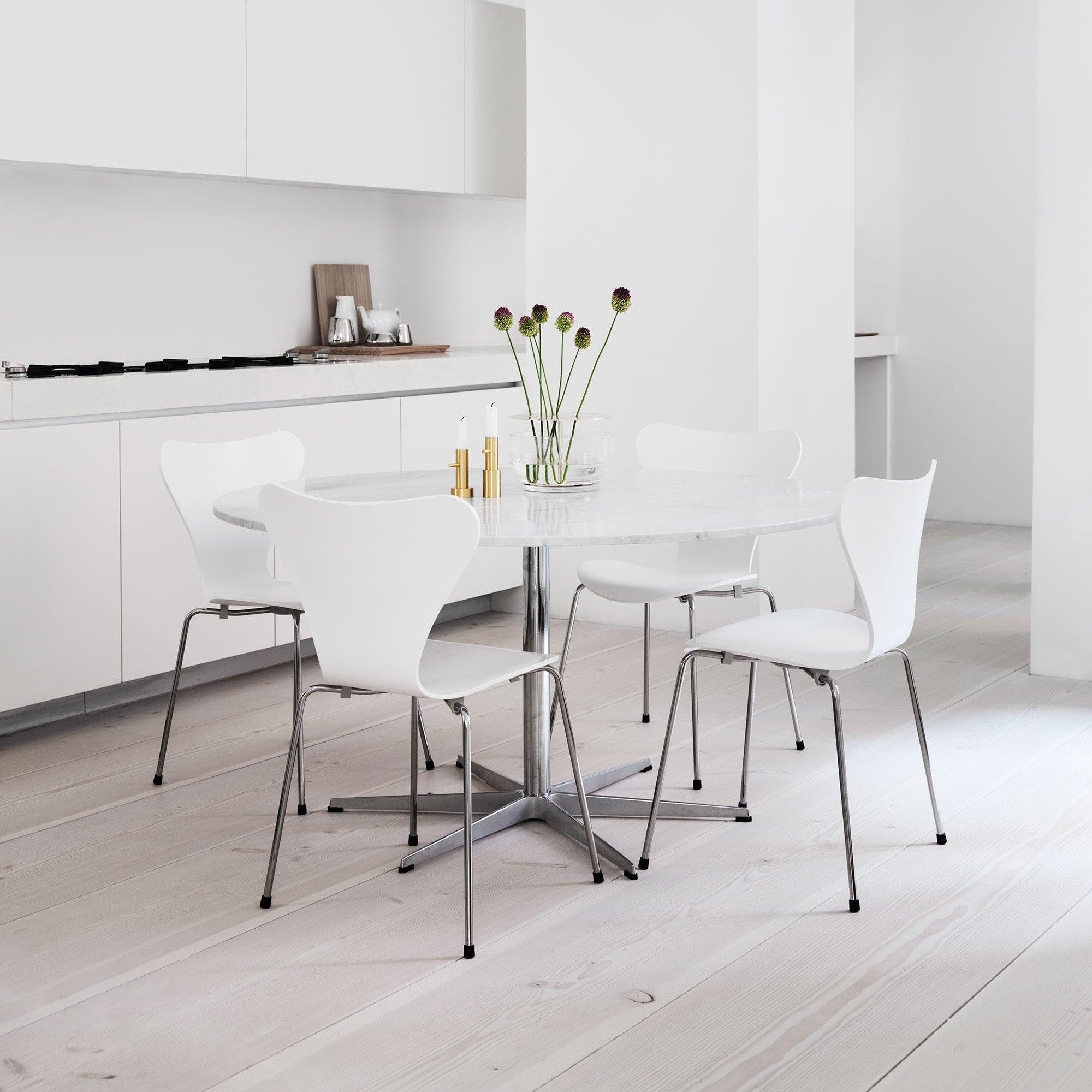 Fritz Hansen Design Mobiliário, Iluminação e Acessórios - colecção completa na Paris:Sete. Decoração e Design de Interiores