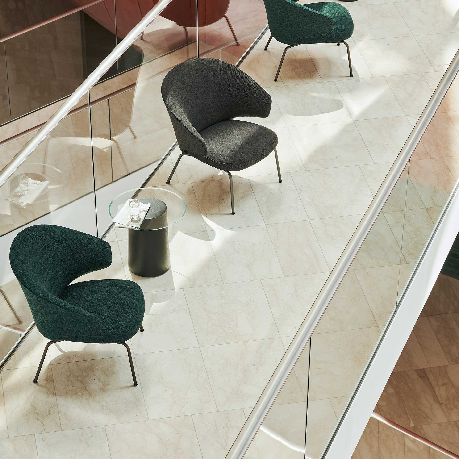 Fritz Hansen Design Mobiliário, Iluminação e Acessórios - colecção completa na Paris:Sete. Decoração e Design de Interiores
