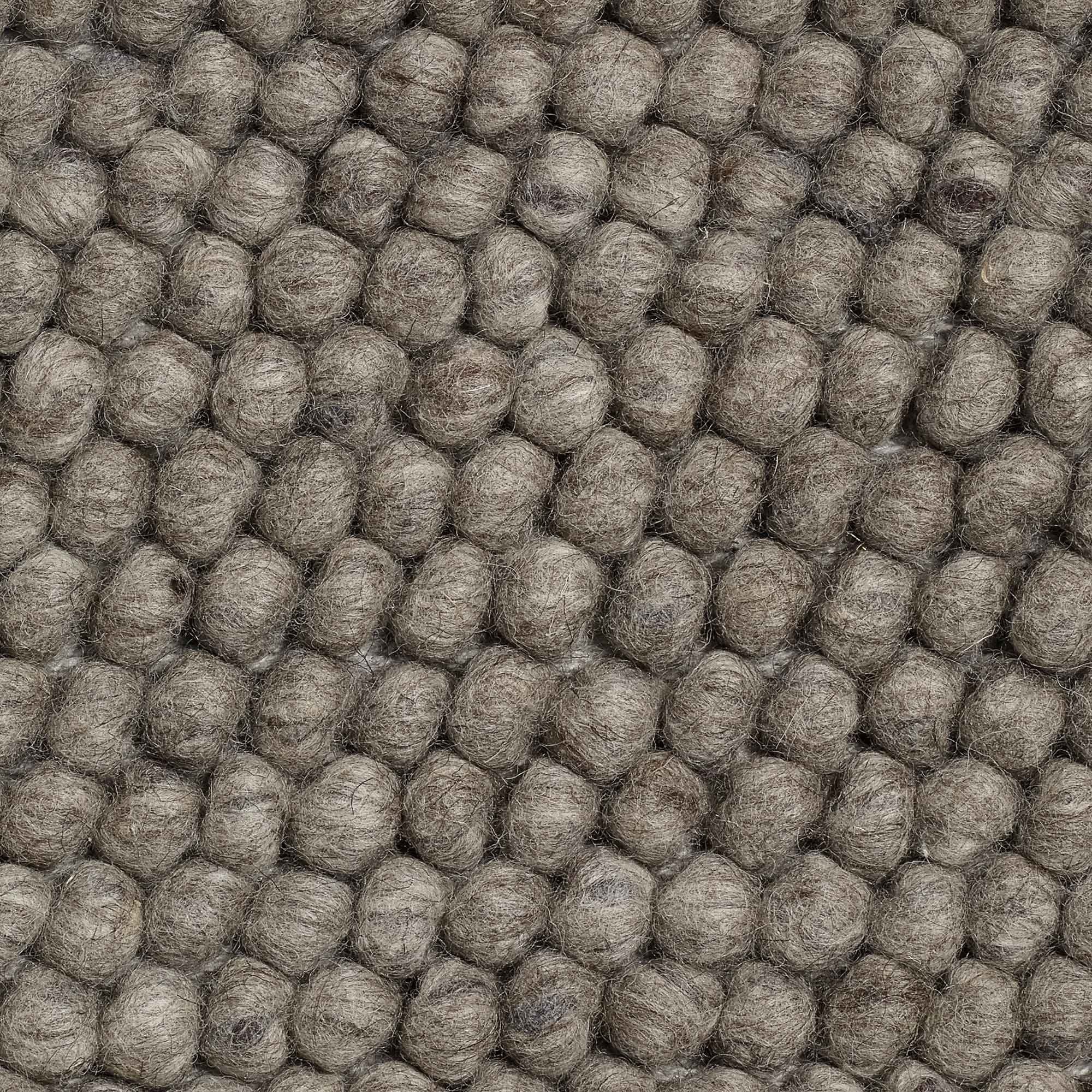 Peas Rug 200x140cm