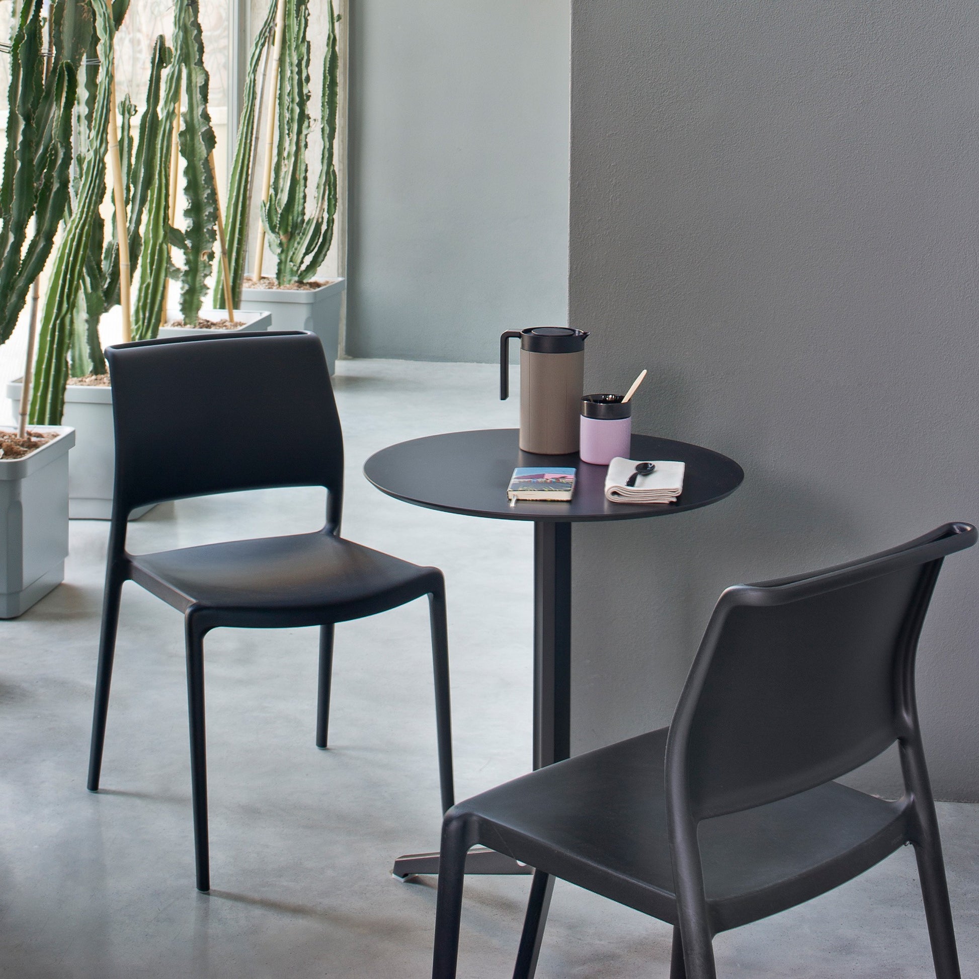 Pedrali Design Mobiliário, Iluminação e Acessórios - colecção completa na Paris:Sete. Decoração e Design de Interiores
