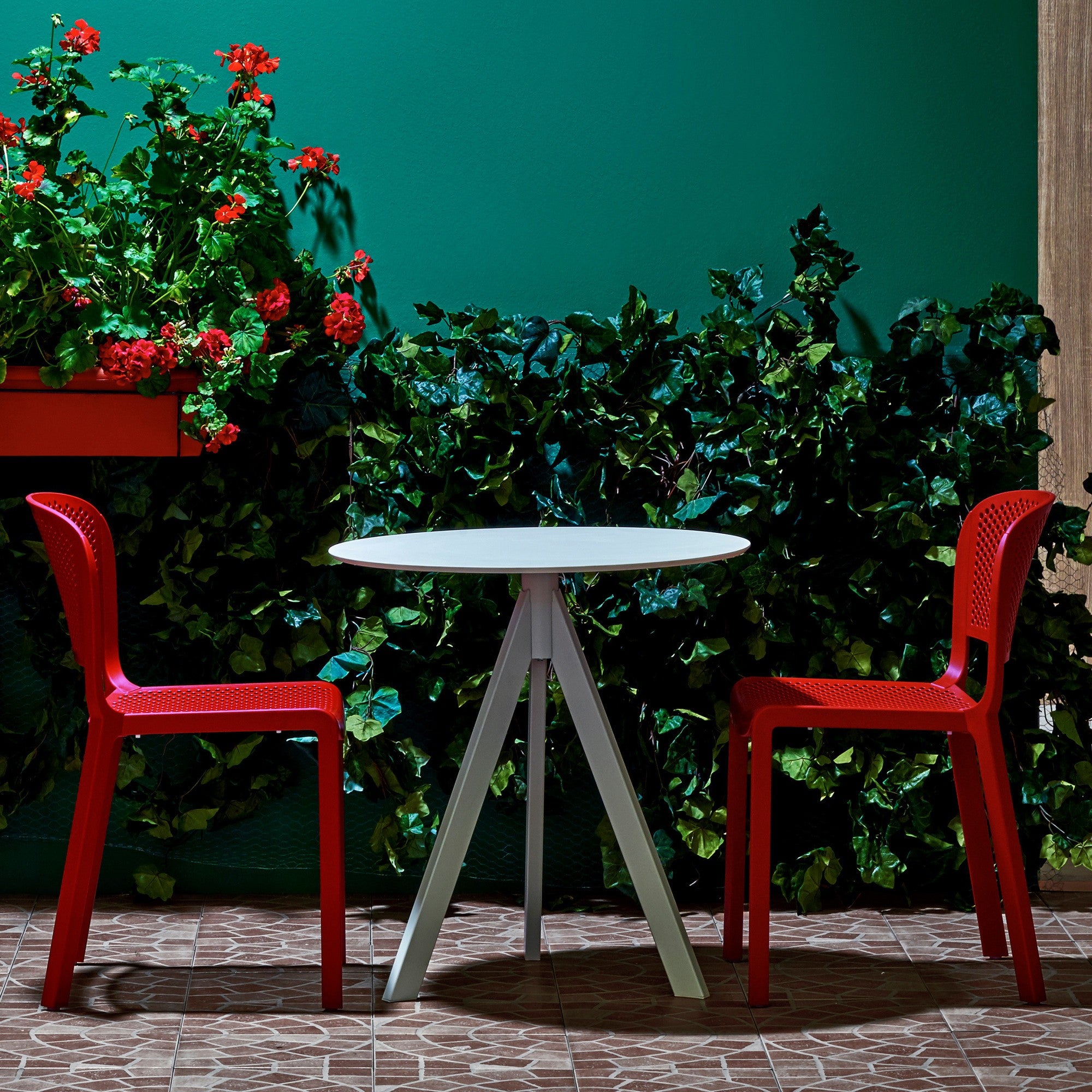 Pedrali Design Mobiliário, Iluminação e Acessórios - colecção completa na Paris:Sete. Decoração e Design de Interiores