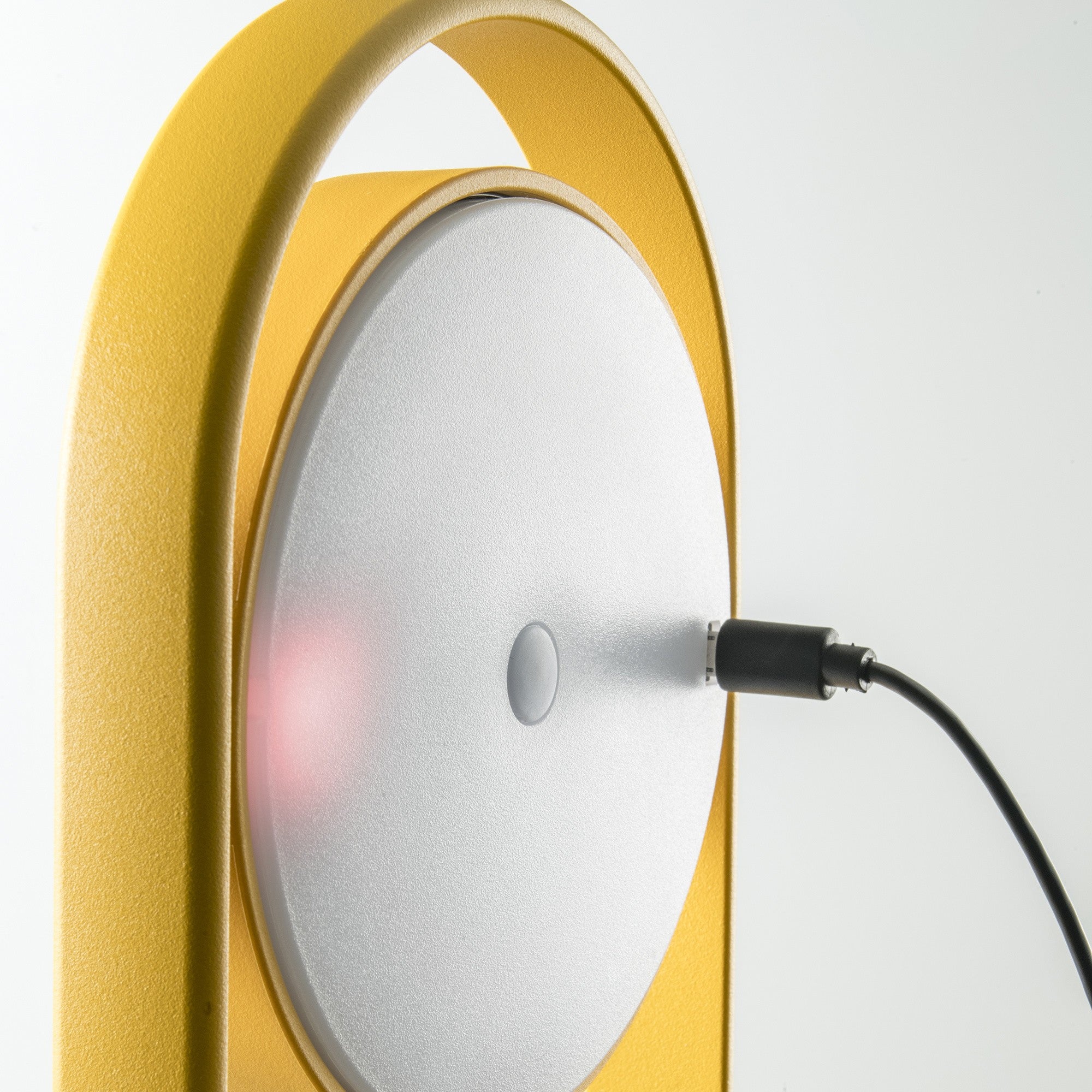 Pedrali Design Mobiliário, Iluminação e Acessórios - colecção completa na Paris:Sete. Decoração e Design de Interiores