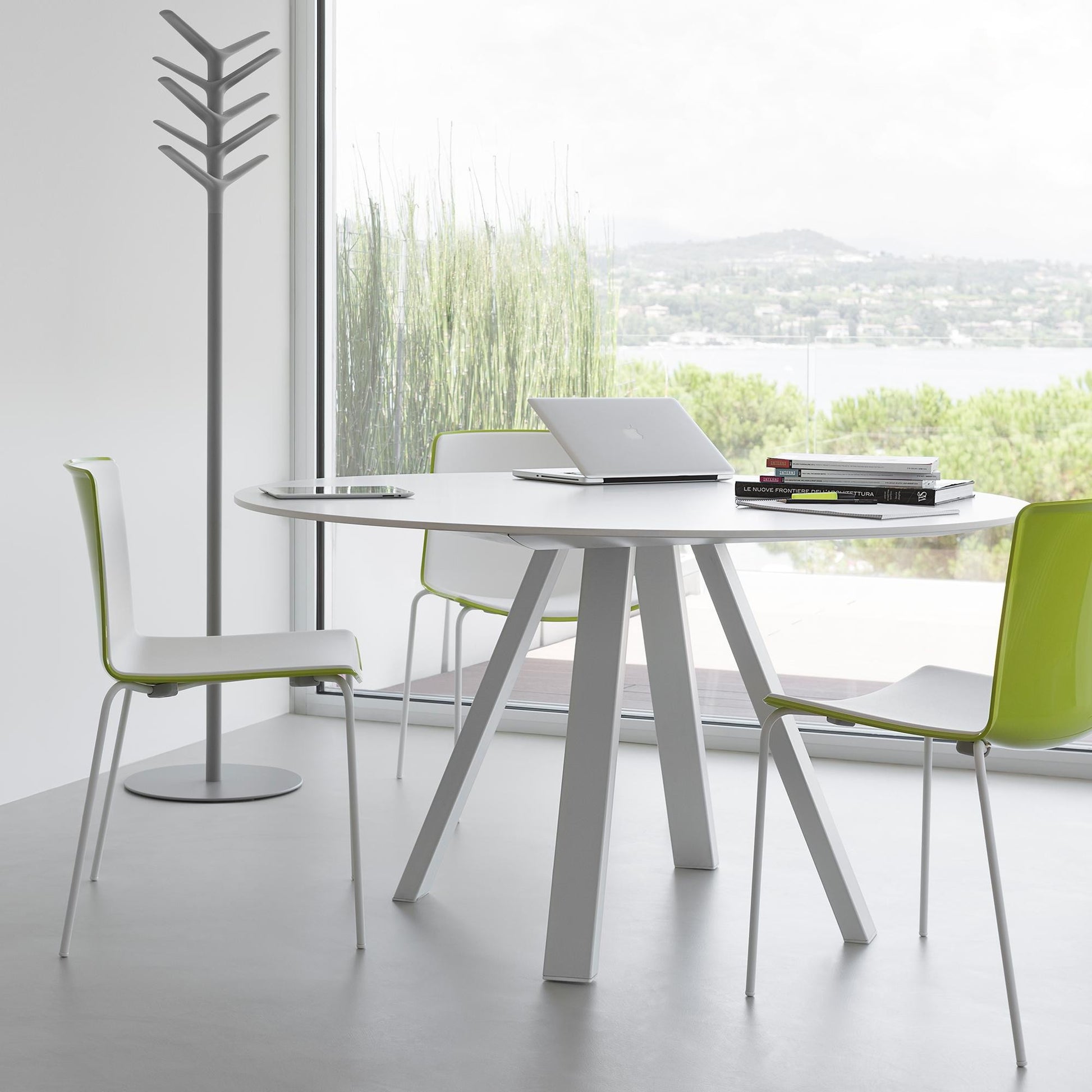Pedrali Design Mobiliário, Iluminação e Acessórios - colecção completa na Paris:Sete. Decoração e Design de Interiores