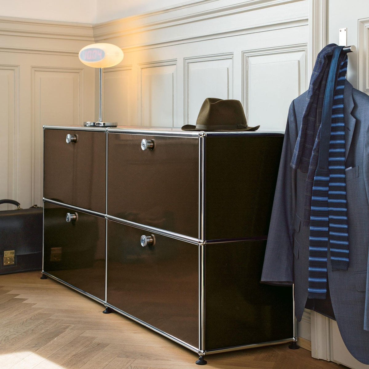 USM Haller Sideboard With 4 Falling Boards USM | Aparadores Paris:Sete