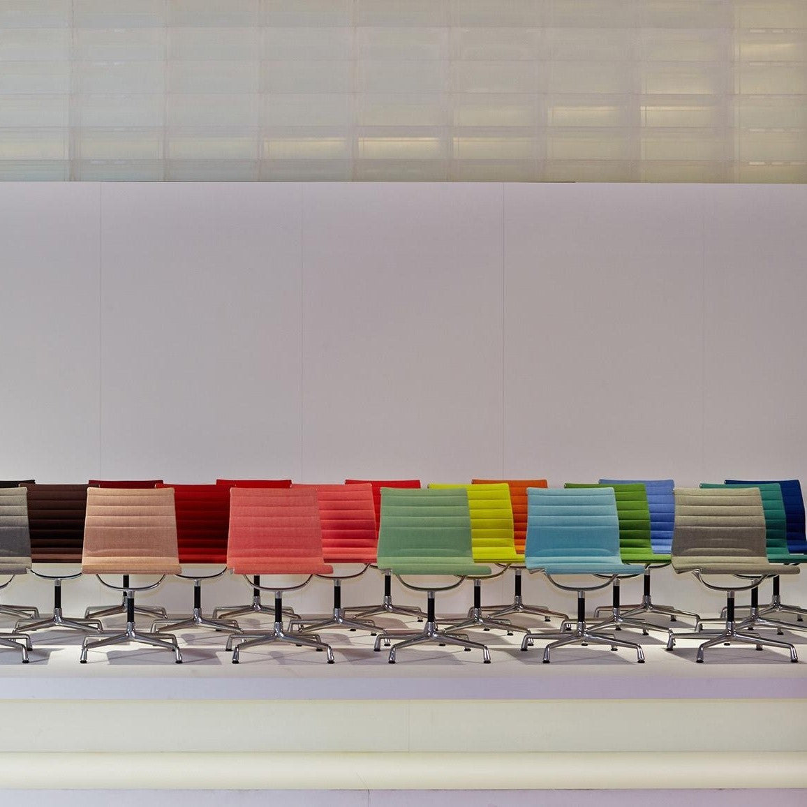Vitra Design Mobiliário, Iluminação e Acessórios - colecção completa na Paris:Sete. Decoração e Design de Interiores