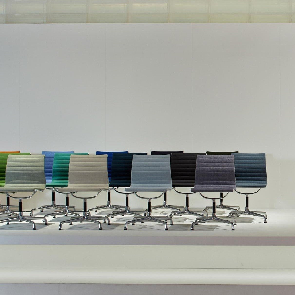 Vitra Design Mobiliário, Iluminação e Acessórios - colecção completa na Paris:Sete. Decoração e Design de Interiores