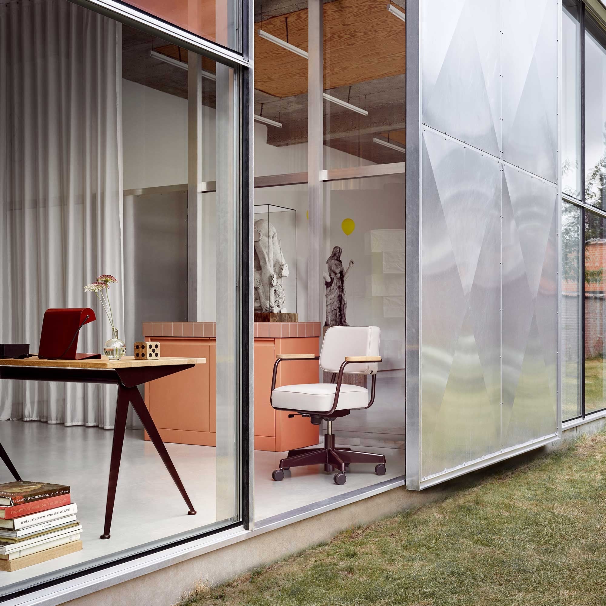 Vitra Design Mobiliário, Iluminação e Acessórios - colecção completa na Paris:Sete. Decoração e Design de Interiores