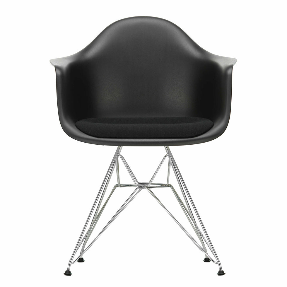 Cadeira de Braços em Plástico Eames DAR / Assento em Tecido / Base Cromada