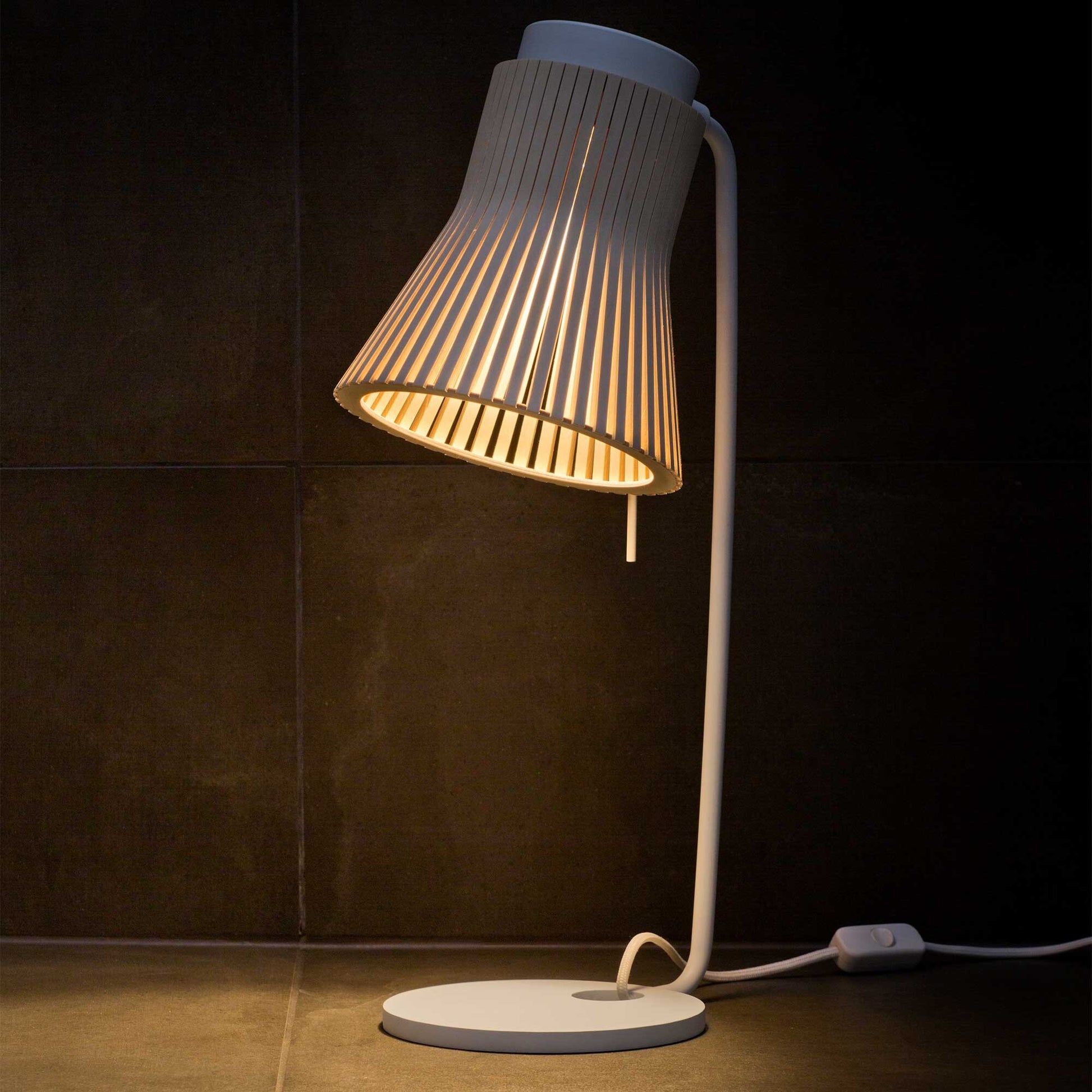 Secto Design Lighting | Mobiliário, Iluminação e Acessórios - colecção completa na Paris:Sete. Decoração e Design de Interiores